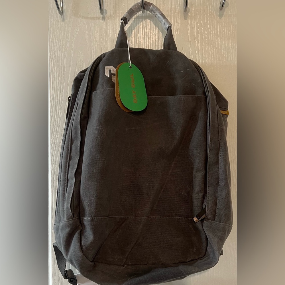 NWT Day Owl "First Mile" Backpack




M